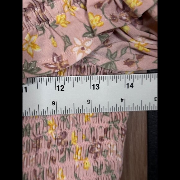 BGBGeneration Crop Top Small Pink Peasant Smocked Ruffle Trim Short Sleeve Flor - Picture 3 of 7